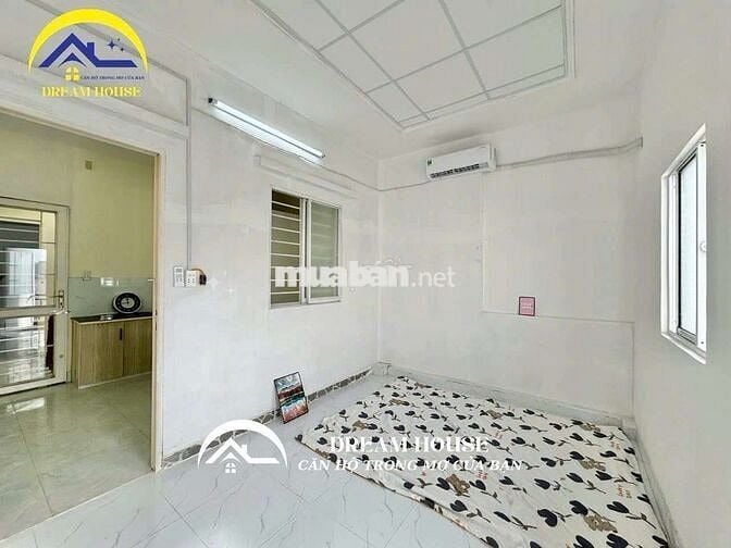 CHO THUÊ PHÒNG VIEW BAN CÔNG TÁCH BẾP NGAY NGÃ TƯ 4 XÃ