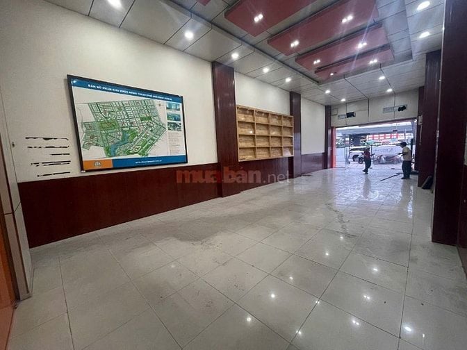 Cho thuê nhà mặt tiền Điện Biên Phủ, 5 tầng, 710m², 180tr/tháng