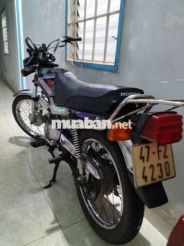 Win 100c màu đen