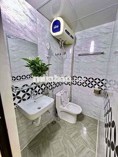 Có 102! Nhà Giang Văn Minh, tặng full NT, ngõ rộng 3 gác đỗ cửa, 45m2.