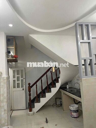 CHO THUÊ NHÀ HẺM 3 GÁC, 1 XET, NHIÊU TÂM Q.5