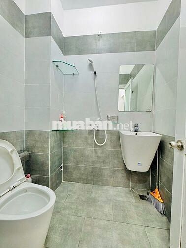 Sau căn MT! Bán nhà 4 tấm xe hơi tới nơi - DT 4x10m - gần chợ Cây Queó
