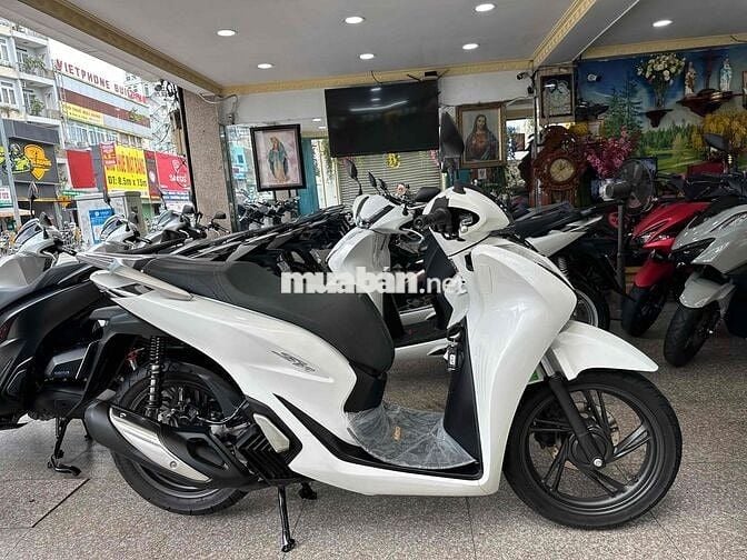 SH 125i 2023 Trắng Đen Sporty BSTP Chính Chủ