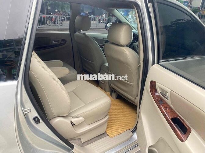 Toyota Innova 2016 2.0V - 95000 km