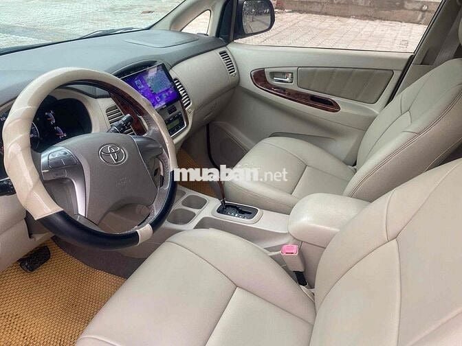Toyota Innova 2016 2.0V - 95000 km