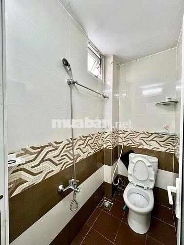 Cho Thuê Nhà Nguyên Căn 1 Trệt 3 Lầu 4Wc Full NT Ngay Bờ Kè Trường Sa