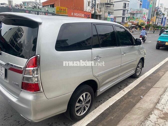 Toyota Innova 2016 2.0V - 95000 km