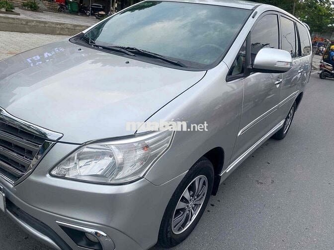 Toyota Innova 2016 2.0V - 95000 km