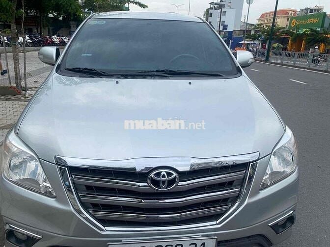 Toyota Innova 2016 2.0V - 95000 km