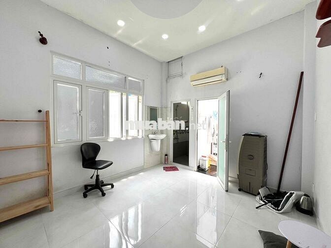 Nhà Nguyên Căn 3PN 4WC 85m2 Full NT Ngay Bờ Kè Trường Sa Coopmark
