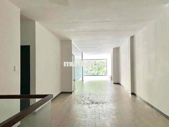 Nhà trệt 2 lầu Hai Bà Trưng Q1- 7,5x24m