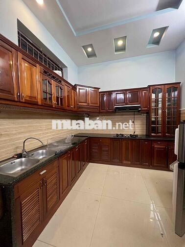 Cho Thuê Nhà Gần Chợ Cầu Đồng DT 180m2 1Trệt 3Lầu 4Pn 3Wc Sân Thượng