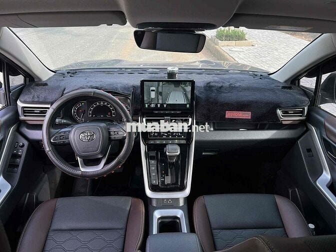 Toyota Innova 2024 Cross 2.0 CVT - 26000 km