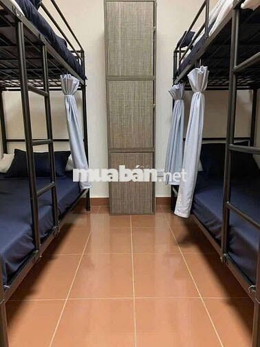 Còn 2 giường nam trống sẵn - KTX ĐỐI DIỆN UEH CSB