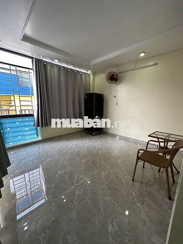 Quận 10, nhà mới xây cho thuê phòng, tiện nghi, máy lạnh, toilet riêng