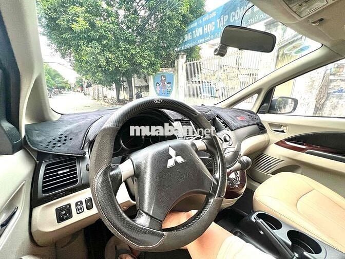 Mitsubishi Grandis 2009 2.4 Mivec - 110000 km