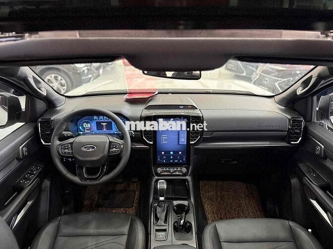 Ford Everest Titanium 4x2 odo 9.000km