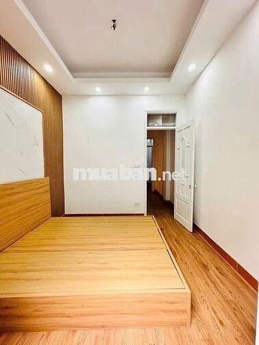 BÁN NHÀ LẠC LONG QUÂN - CẦU GIẤY, 35/42M², 4 TẦNG, GIÁ 8,7 TỶ