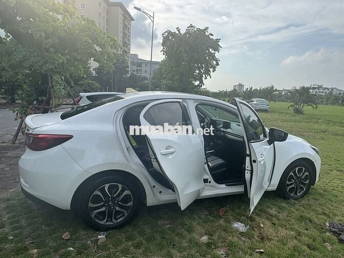 Mazda 2 2017  1.5 AT Sedan - 85000 km
