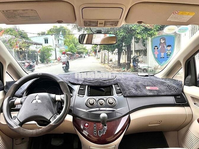 Mitsubishi Grandis 2009 2.4 Mivec - 110000 km