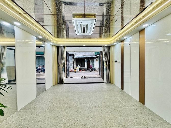 ⭐️Siêu phẩm 4 Lầu tuyệt đẹp THANG MÁY CAO CẤP hẻm xe hơi 7m Lê Văn Thọ