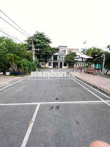 NHÀ CHÍNH CHỦ NỢ NGÂN HÀNG CẦN BÁN GẤP,CÓ GIÁ CỰC TỐT ,LIÊN HỆ  NGAY