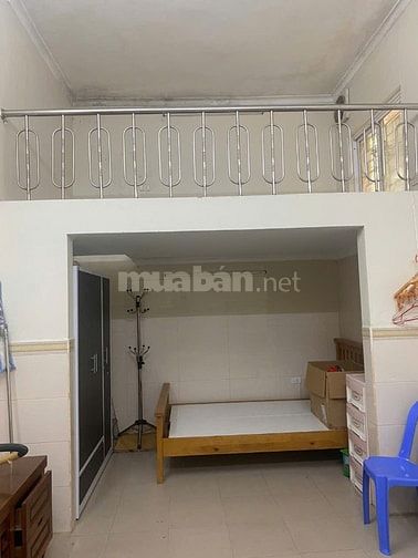 Cho thuê nhà mặt ngõ Hội Vũ, DT 32m2 + lửng, khu trung tâm phố cổ