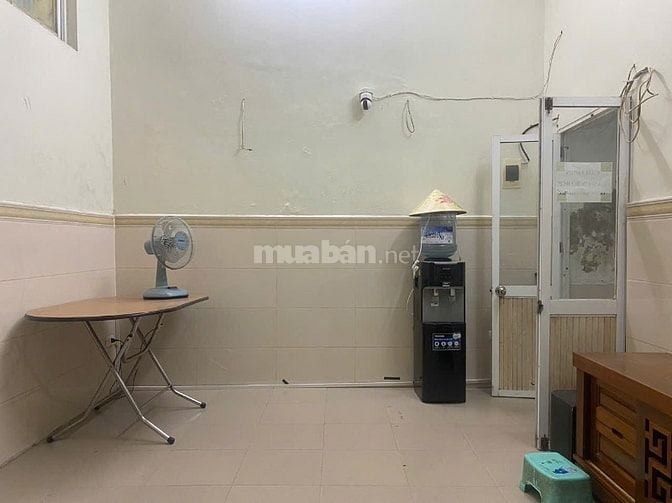 Cho thuê nhà mặt ngõ Hội Vũ, DT 32m2 + lửng, khu trung tâm phố cổ