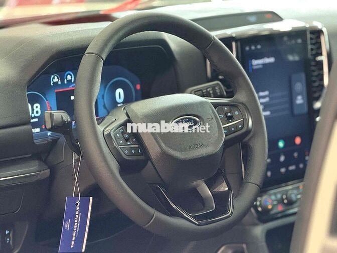 Ford Everest Titanium 4x2 odo 9.000km