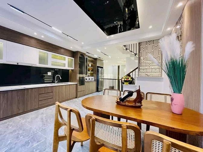 bán ngộp căn 56m2 có shr hẻm oto6m giá 3ty350 Tl , quận Tân Bình 