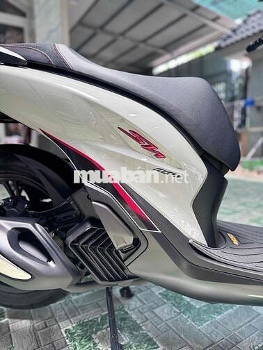 SH 160 ABS Xám Xi Măng Thể Thao 2025