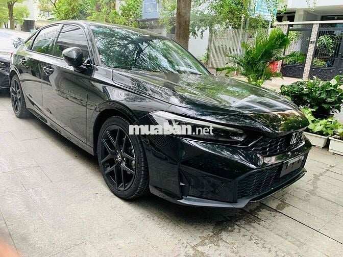Honda Civic RS 2024 - 9800 km Siêu Đẹp Hãng Bán