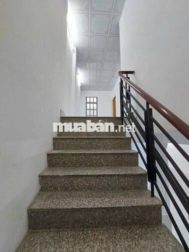 CHO THUE NHÀ HẺM 3 GÁC, 2 XET, LÊ VAN DUYỆT Q.BINH THẠNH
