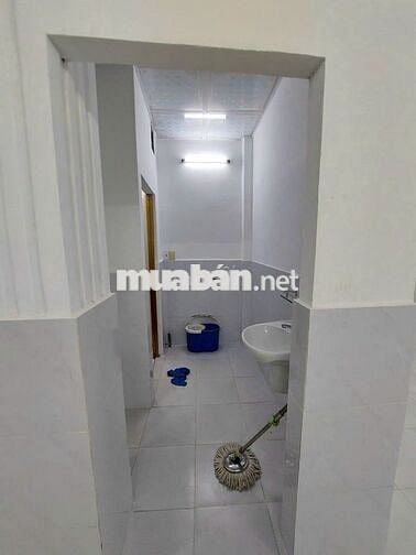 CHO THUE NHÀ HẺM 3 GÁC, 2 XET, LÊ VAN DUYỆT Q.BINH THẠNH