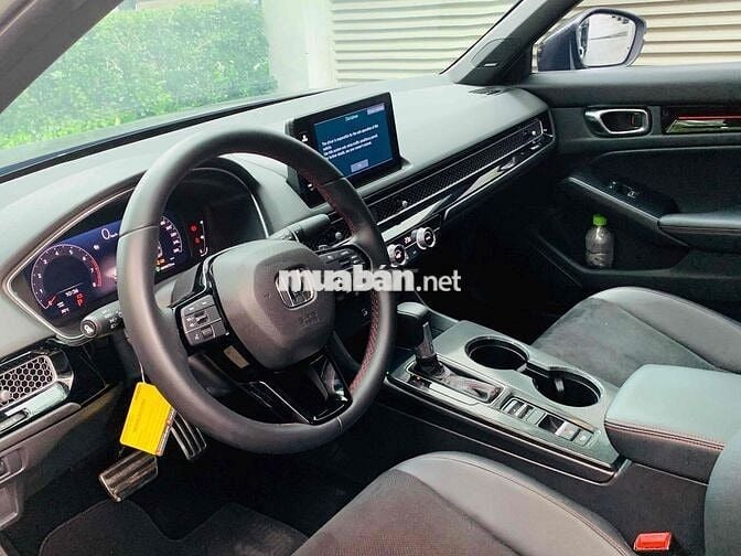 Honda Civic RS 2024 - 9800 km Siêu Đẹp Hãng Bán