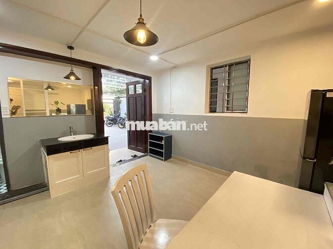 Siêu Sale Phòng 40m2 Ngay Hàng Xanh Gần Hutech UEF Ngoại Thương Q1 Q3