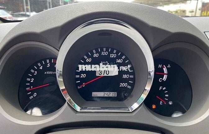 Toyota Fortuner 2011 2.7V - 34000 km