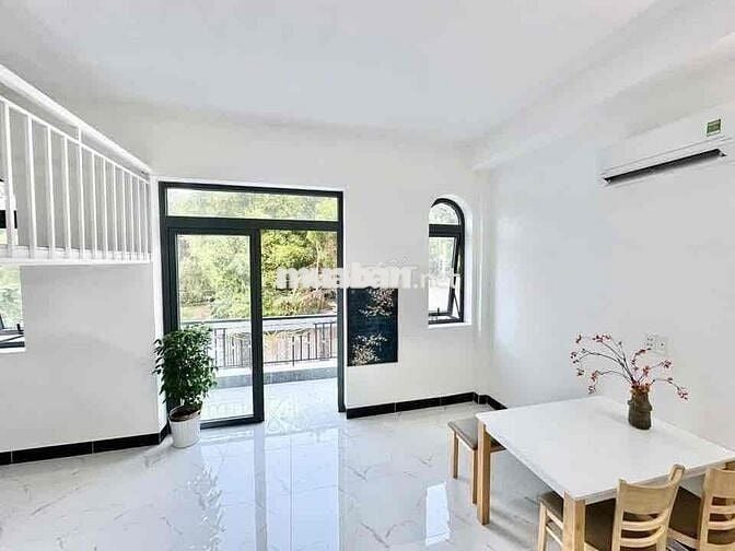 Phòng Có Gác, Cửa Sổ/Ban Công Thoáng Ngay Nhà Hoàng Hoa Thám, Cộng Hoà