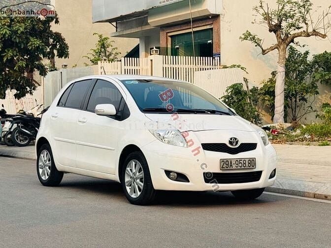 TOYOTA YARIS 1.5AT sx 2013