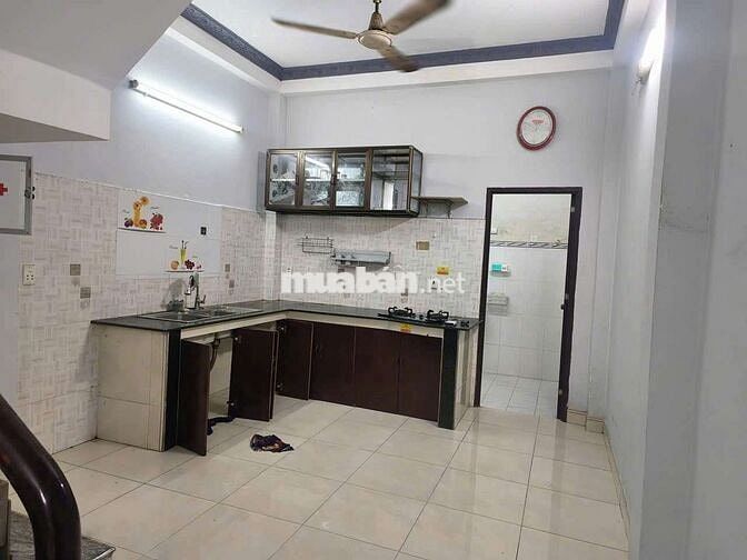 Nhà trệt lầu 2 pm 2 vs hẻm xe tải thông