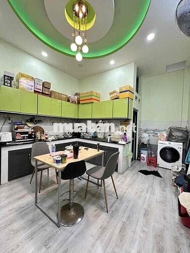 Cho thuê nhà 9tr Hėm xe tai 2 tầng kế bên Eon Tân phú 2pn 2tolet