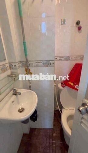 Studio ngay Q4 siêu rẻ- ko nội thất