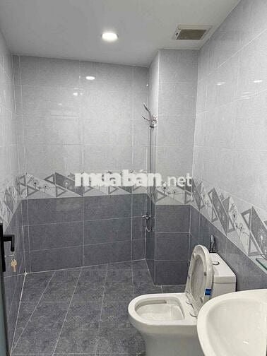 Cho thuê nhà đẹp 4 Tầng Âu Dương Lân P3 Q8