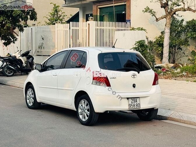 TOYOTA YARIS 1.5AT sx 2013