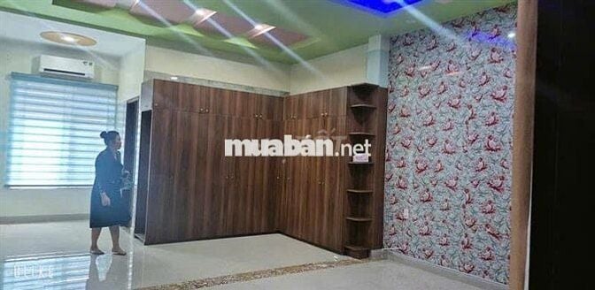 BÁN NHÀ 2 MẶT TIỀN 4TẦNG 6 PN 6 WC–VỊ TRÍ ĐẮC ĐỊA NGAY TRUNG TÂM DĨ AN