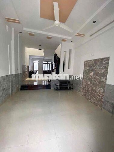 Cho thuê nhà hẻm xe hơi 2 lầu 3PN, có sân rộng