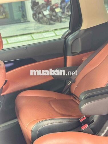 Kia Carnival 2024 Premium 2.2D 7S - 20000 km