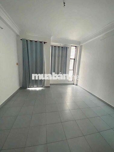 Cho thuê nhà hẻm xe hơi 2 lầu 3PN, có sân rộng