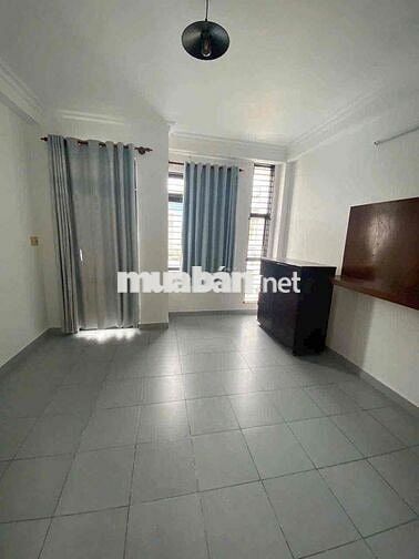 Cho thuê nhà hẻm xe hơi 2 lầu 3PN, có sân rộng