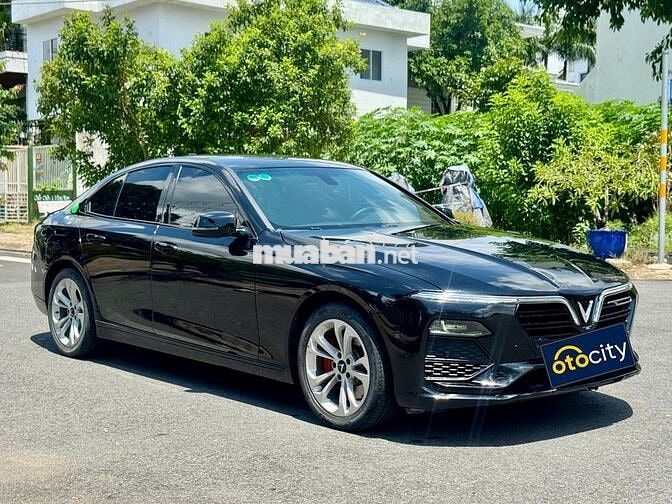VinFast Lux A Base 2021 - Màu đen - 2v7km